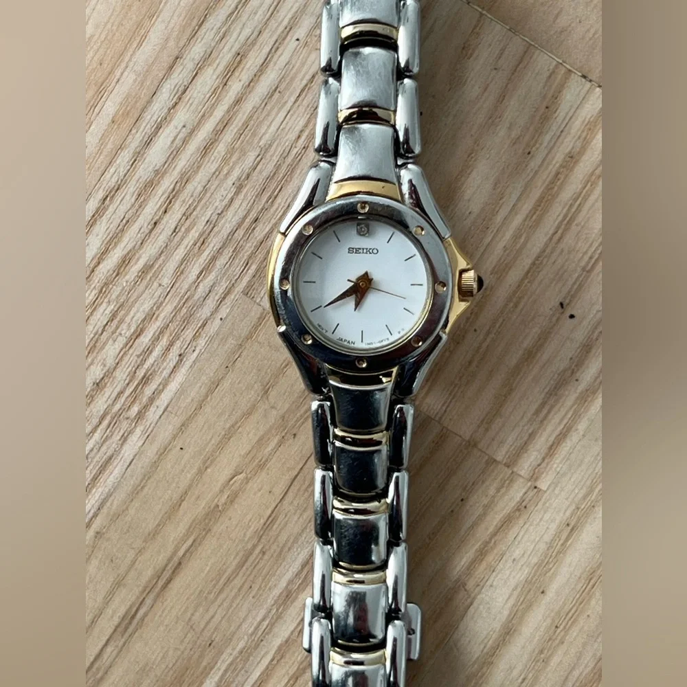 Seiko Vintage Luxury Ladies Diamond Watch Two-Tone Bracelet White Dial